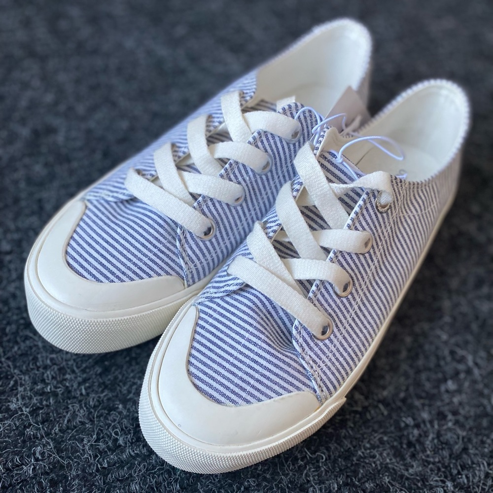 *NWT* New Old Navy espadrilles Sz6.